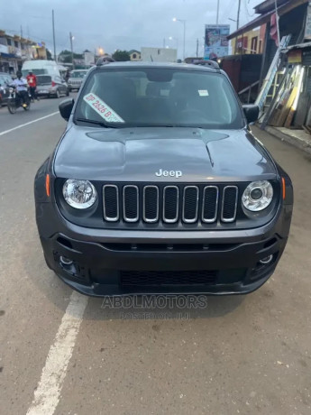 jeep-renegade-2019-gray-big-0