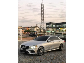 Mercedes-Benz E300 2017 Silver