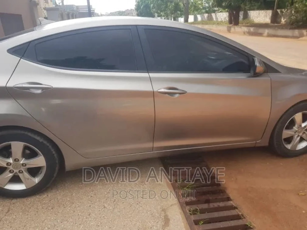 hyundai-elantra-2013-brown-big-1