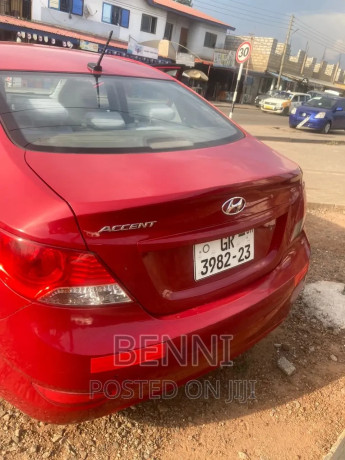 hyundai-accent-2012-red-big-2