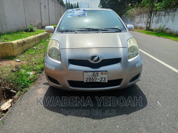 toyota-vitz-10-fwd-5dr-2010-silver-big-0