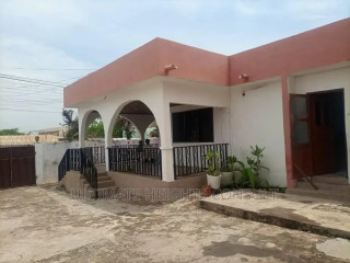 4bdrm House in Achimota, Mile 7 for sale