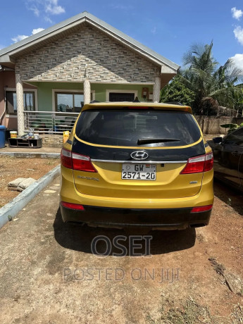 hyundai-santa-fe-2016-yellow-big-4