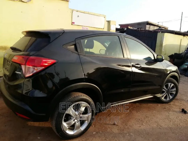 honda-hr-v-2018-black-big-1