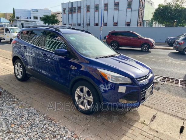 ford-escape-se-2013-blue-big-2