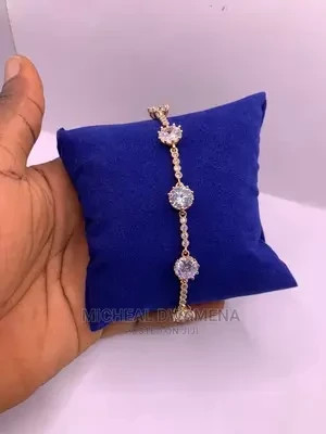 icy-bracelet-available-big-0