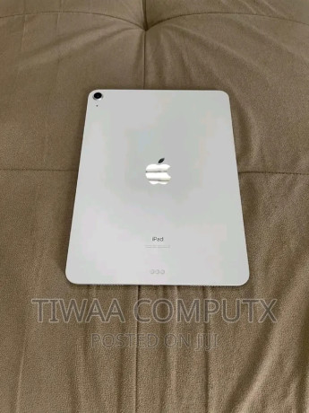 apple-ipad-air-64-gb-silver-big-2