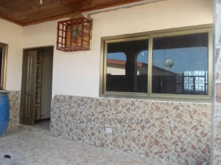 3bdrm House in Ayathar Bedroom, New Town for Rent