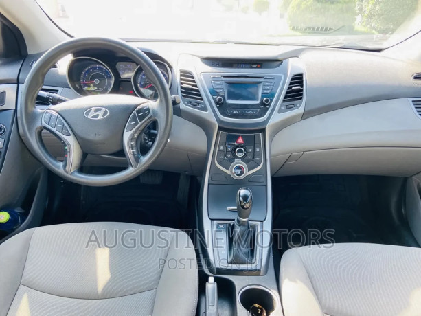 hyundai-elantra-2015-gray-big-4