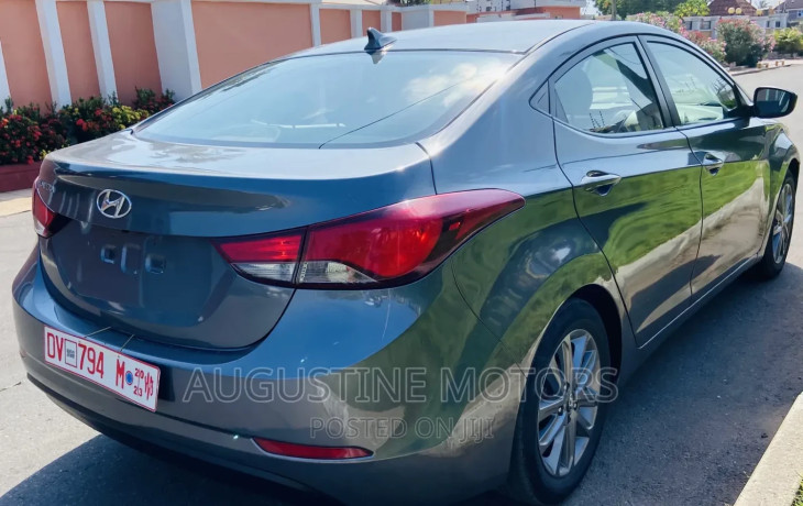 hyundai-elantra-2015-gray-big-1