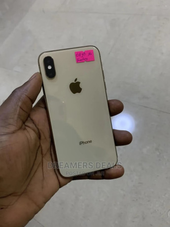 apple-iphone-xs-64-gb-gold-big-2