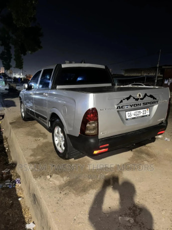 ssangyong-actyon-2009-silver-big-2