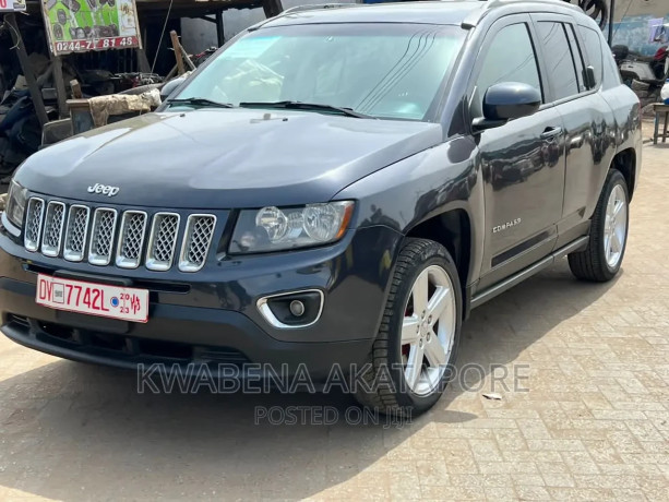 jeep-cherokee-2015-black-big-0