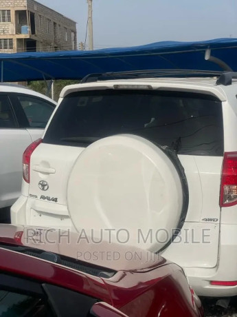 toyota-rav4-25-4x4-2012-white-big-0