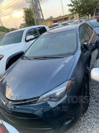 toyota-corolla-le-18l-4cyl-2a-2018-gray-big-3