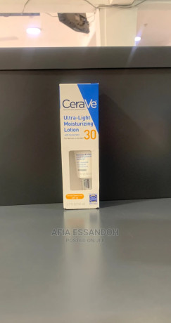 cerave-ultra-light-moisturizing-lotion-with-spf-30-big-0