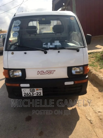 daihatsu-hijet-2010-white-big-1