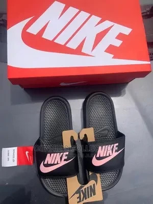 nike-benassi-big-0