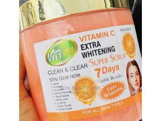 Veet Gold Vitamin C Extra Whitening Scrub