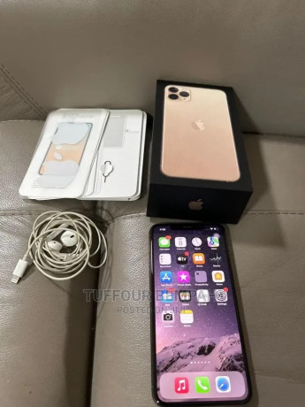 new-apple-iphone-11-pro-max-256-gb-gold-big-0