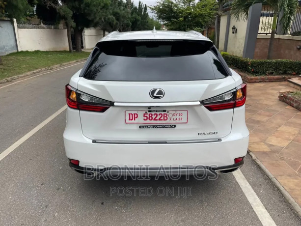 new-lexus-rx-350-2022-white-big-4