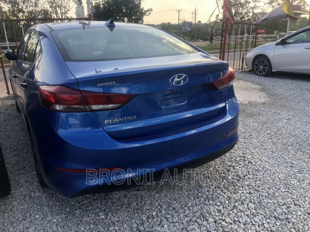 hyundai-elantra-sport-2018-blue-big-4