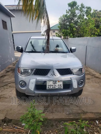 mitsubishi-l200-club-cab-24-181hp-4wd-2015-silver-big-0