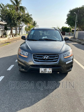 hyundai-santa-fe-2010-black-big-0