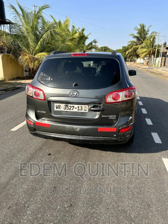 hyundai-santa-fe-2010-black-big-2