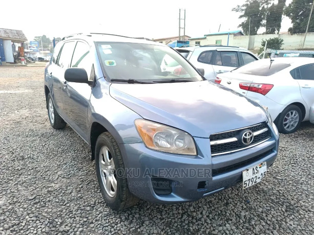 toyota-rav4-2009-gray-big-1