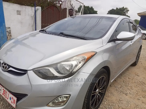 hyundai-elantra-2012-silver-big-1