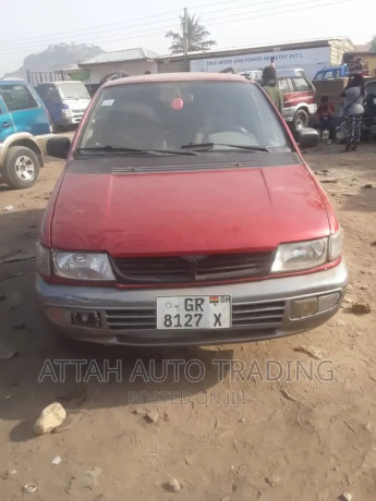 mitsubishi-spacewagon-30-2000-red-big-4