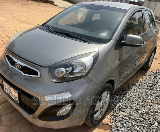 kia-morning-2012-gray-big-0