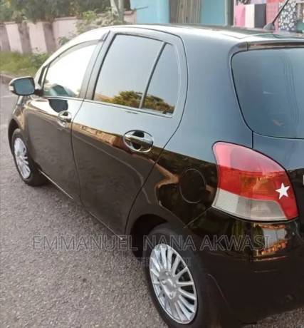 toyota-vitz-2010-black-big-2