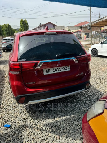 mitsubishi-outlander-2018-red-big-2