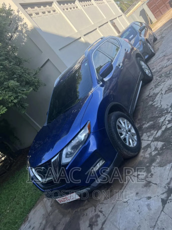 nissan-rogue-sv-awd-2018-blue-big-1