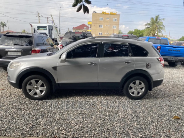 chevrolet-captiva-2008-silver-big-0