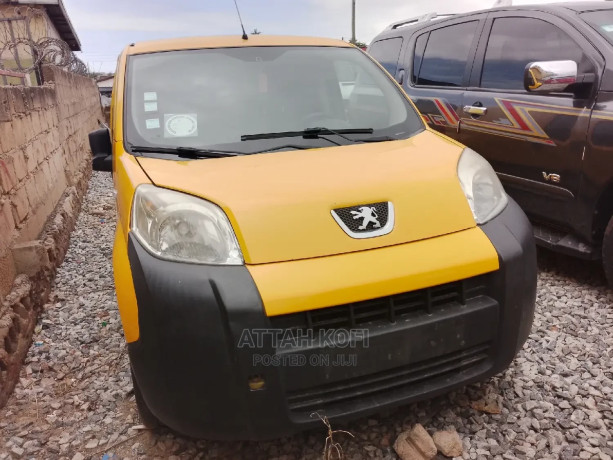 peugeot-partner-19-d-2009-yellow-big-4