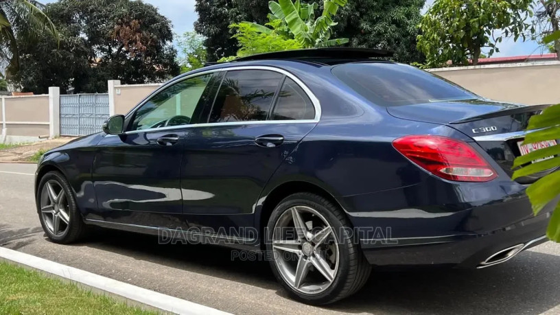 mercedes-benz-c300-2016-blue-big-3