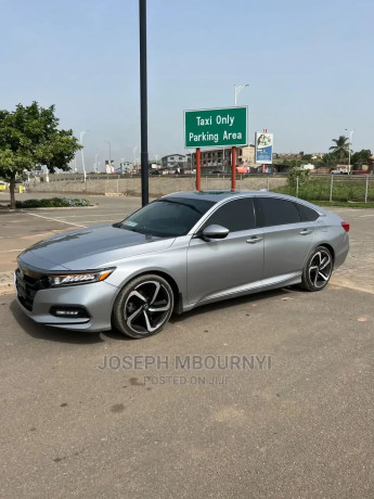 honda-accord-2019-silver-big-1