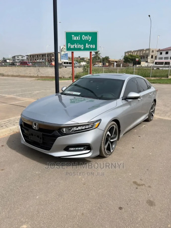 honda-accord-2019-silver-big-0