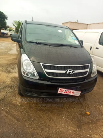 hyundai-h1-24-gls-2012-black-big-2