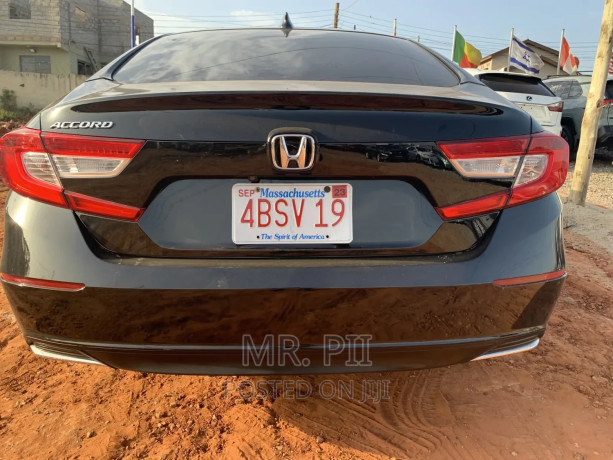 honda-accord-2018-black-big-1